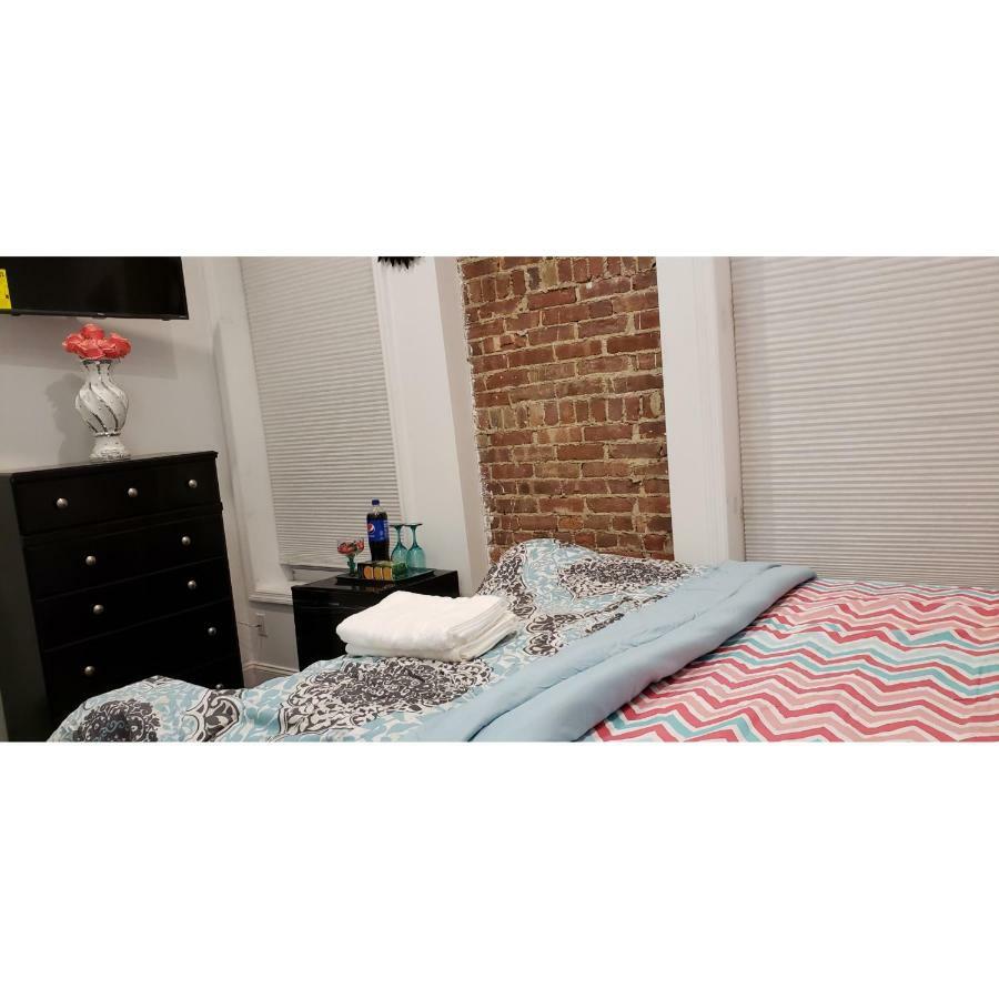 Home Away Holiday Suite Нью-Йорк Экстерьер фото